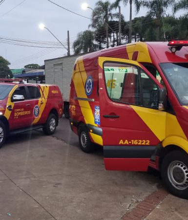 Imagem referente a Após atropelar idoso com patinete, jovem utiliza canivete para agredir terceira pessoa na Avenida Brasil