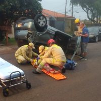 Imagem referente a Capotamento mobiliza Corpo de Bombeiros e Samu no Pioneiros Catarinenses