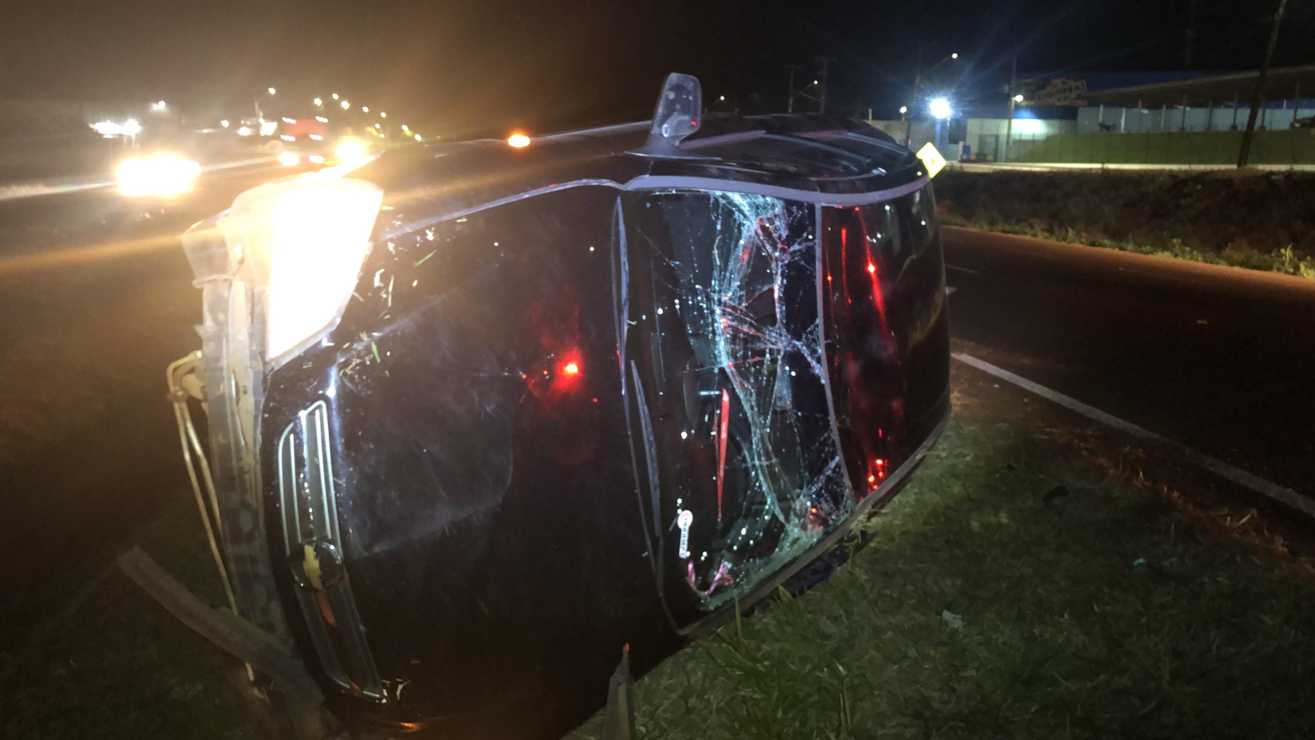 Imagem referente a Ao desviar de ciclista, motorista sofre acidente na PRc-467