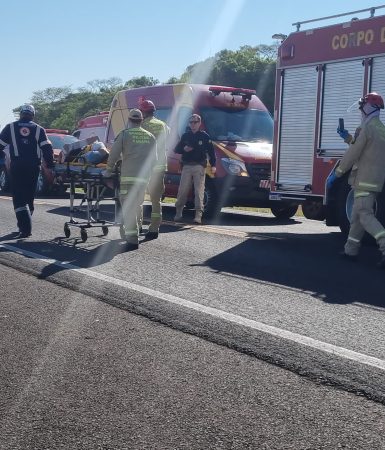 Imagem referente a Helicóptero do Samu e Bombeiros são acionados em grave acidente na BR-277