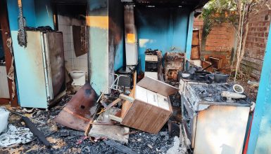 Imagem referente a Residência é destruída em incêndio no bairro Maria Luiza