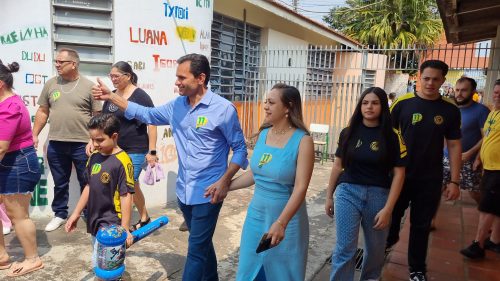 Imagem referente a Márcio Pacheco (Progressistas) registra voto no Colégio Jardim Consolata