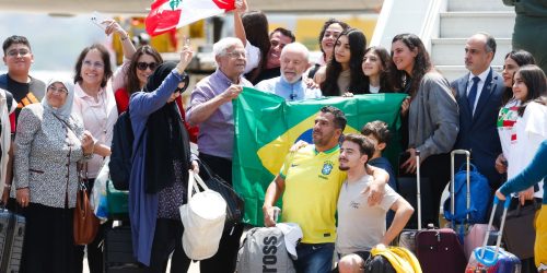 Imagem referente a Repatriados do Líbano são recebidos por Lula em São Paulo