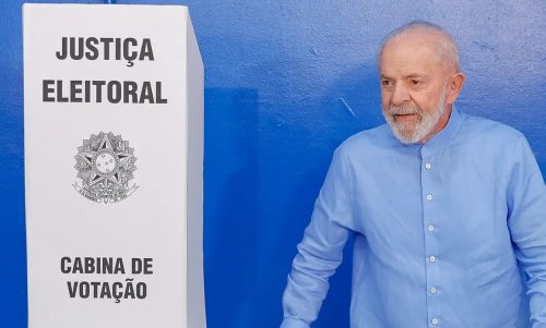 Imagem referente a Lula vota em São Bernardo e diz que é hora de “corrigir erros”