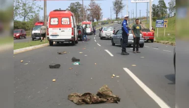 Imagem referente a Ciclista sem identificação morre após ser atingido por caminhonete na saída de supermercado