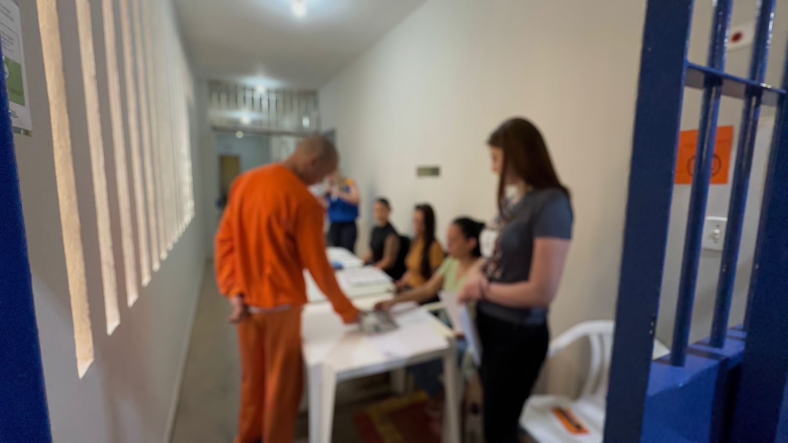 Detentos provisórios votam pela primeira vez na história em Cascavel Detentos provisórios votam pela primeira vez na história em Cascavel