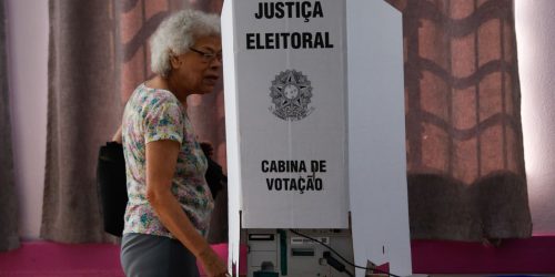 Imagem referente a Eleições são encerradas em todo o país; começa apuração dos votos