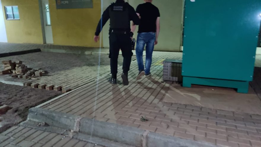 Homem desrespeita medida protetiva e é preso por violência doméstica no Brasília