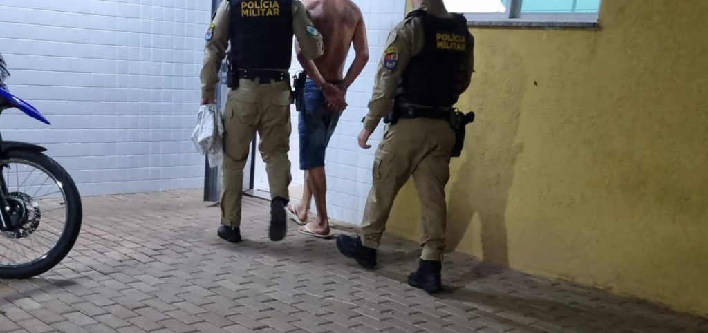 Suspeito de bater na esposa é detido no 14 de Novembro