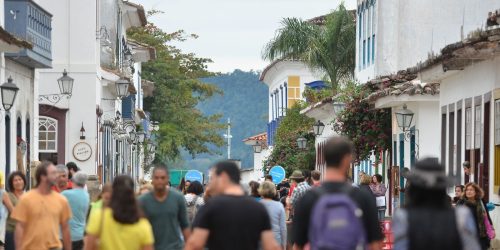 Imagem referente a Festa Literária Internacional movimenta Paraty a partir desta quarta