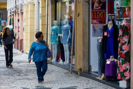 Imagem referente a Dispensa de licenças: 19,4 mil empresas foram beneficiadas pelo Decreto de Baixo Risco