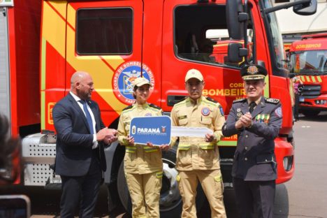 Imagem referente a Corpo de Bombeiros festeja 112 anos com homenagens e entrega de viaturas