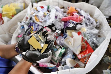 Imagem referente a Estado vai lançar programa voltado a mulheres que trabalham com reciclagem