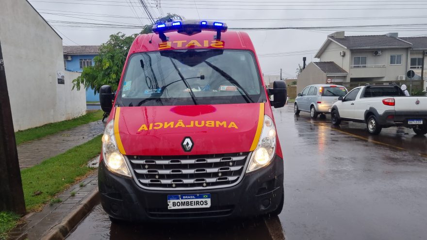 Mais uma mulher fica ferida em colisão entre carro e moto