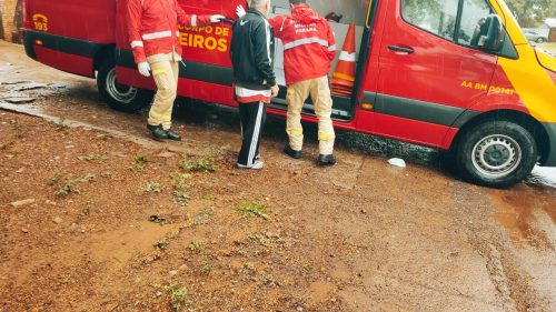 Imagem referente a Idoso de 64 anos sofre queda em residência e é socorrido pelo Siate