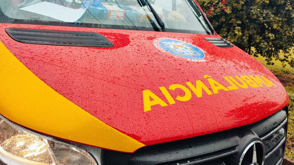 Queda de moto deixa jovem ferido no Coqueiral Queda de moto deixa jovem ferido no Coqueiral