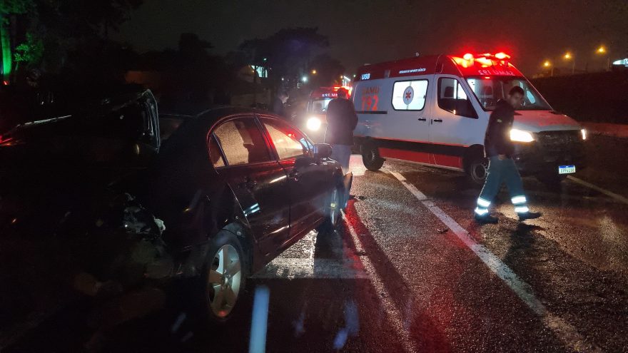 Samu atende motorista e passageira de Civic envolvido em acidente na PRc-467