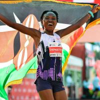 Imagem referente a Chepngetich quebra recorde mundial feminino da maratona de Chicago