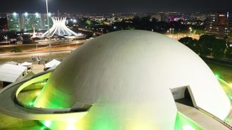 Brasília se ilumina de verde e amarelo 2 dias antes de jogo da seleção