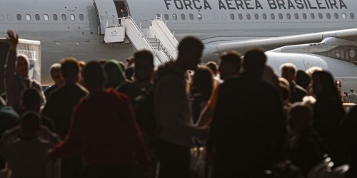 Imagem referente a Quinto voo da FAB com 220 repatriados do Líbano chega a SP