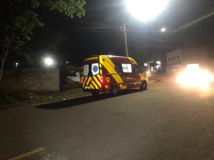 Imagem referente a Ciclista é atingido por automóvel no Bairro Santa Cruz e é atendido pelo Siate