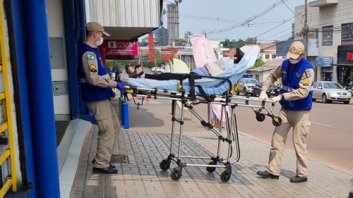 Imagem referente a Idosa é socorrida após sofrer queda na Rua São Paulo