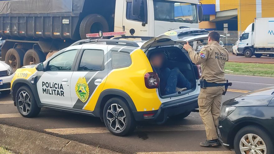 Indivíduos são presos pela PM após perseguição seguida de acidente na BR-277 em Cascavel