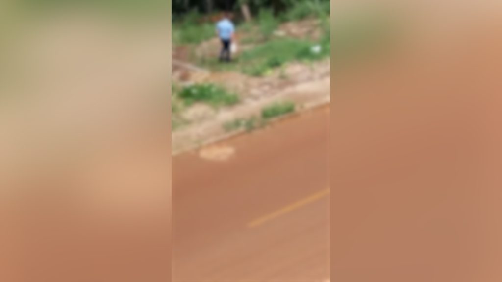 Homem é flagrado ateando fogo em área de mata no Bairro Santa Cruz