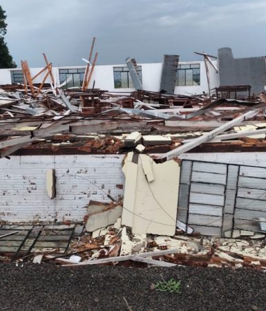 Imagem referente a Temporal arrasa área rural de Itaipulândia e deixa rastro de destruição