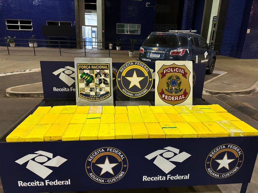 Receita Federal apreende 45 kg de cocaína em veículo paraguaio