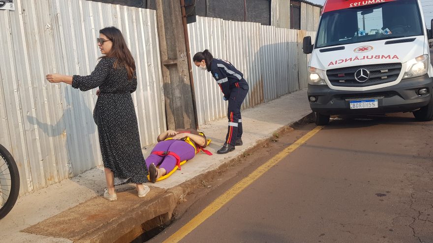 Mulher fica ferida ao cair de bicicleta no bairro Parque Verde