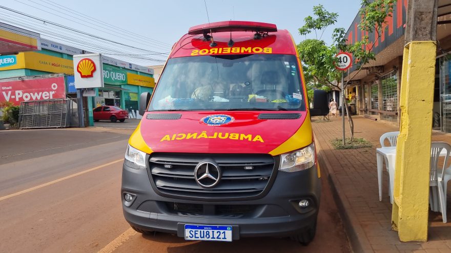 Mulher prende a mão no cilindro e precisa ser socorrida pelo Corpo de Bombeiros