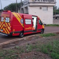 Imagem referente a Homem cai de bicicleta e fica ferido na marginal da BR 277 em Cascavel