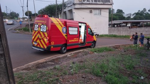 Imagem referente a Homem cai de bicicleta e fica ferido na marginal da BR 277 em Cascavel