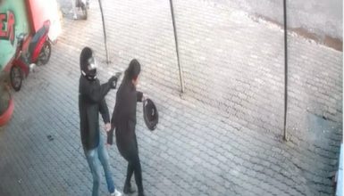 Imagem referente a Atirador mira em mulher e arma falha por nove vezes antes de acertar vítima de assalto