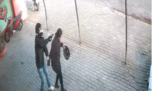 Imagem referente a Atirador mira em mulher e arma falha por nove vezes antes de acertar vítima de assalto