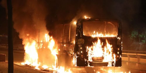 Imagem referente a Prejuízos por ataques no Rio equivalem à compra de 100 ônibus