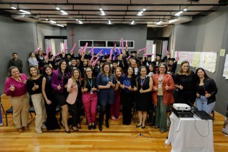 Imagem referente a Mulheres de Campina Grande do Sul recebem diploma de Empreendedoras da Beleza