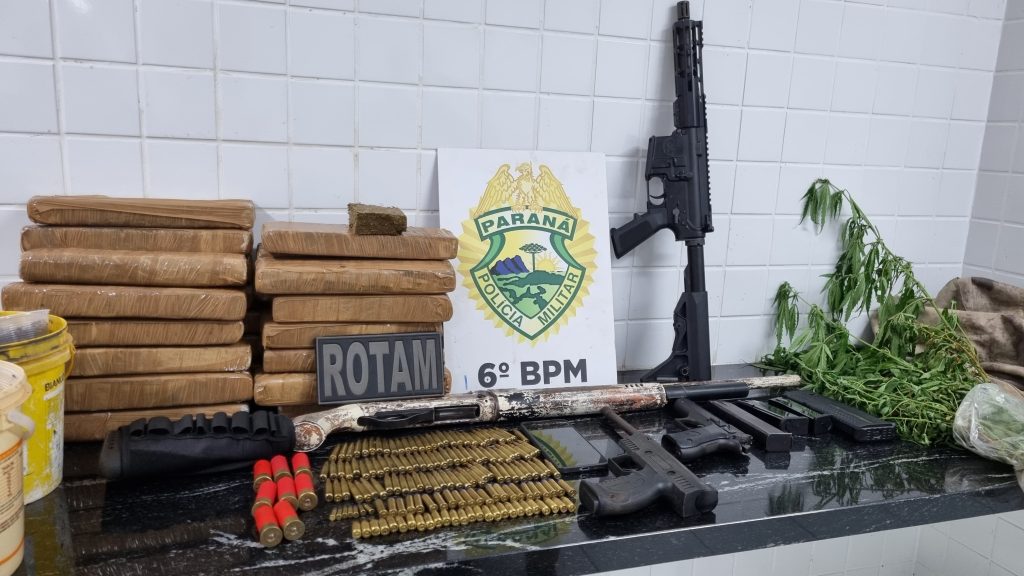 Dupla é presa com armas de alto calibre e 19 kg de maconha em Ramilândia