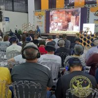 Imagem referente a Evento em Pato Branco reúne visitantes e técnicos e celebra bom momento da cadeia do mel