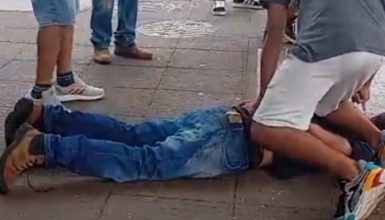 Imagem referente a Homem é contido por comerciantes após furtar loja de celulares