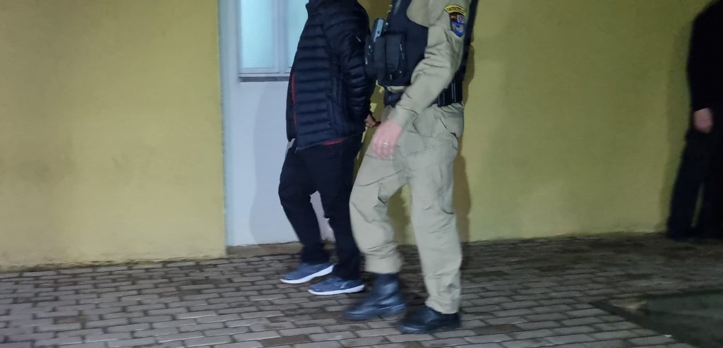 Homem é preso acusado de violência doméstica no bairro Santa Cruz