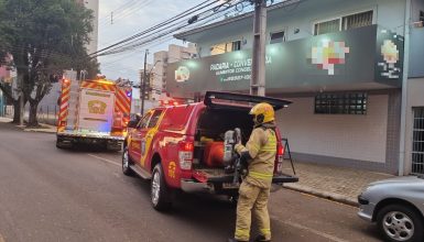 Imagem referente a Corpo de Bombeiros combate incêndio em panificadora no Centro