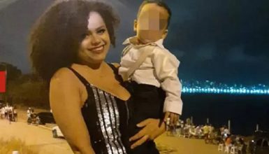 Imagem referente a Corpo de mulher que matou e decapitou o filho é desenterrado e queimado por populares