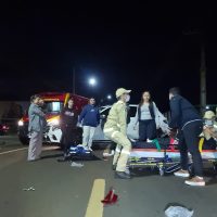 Imagem referente a Acidente entre Mercedes GLC-250 e moto resulta em motociclista ferido na Rua Jacarezinho