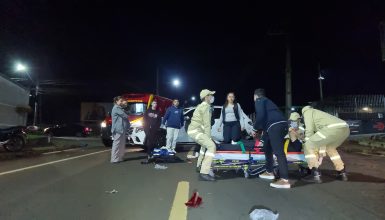 Imagem referente a Acidente entre Mercedes GLC-250 e moto resulta em motociclista ferido na Rua Jacarezinho