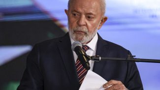 Lula cancela ida ao Brics na Rússia após sofrer acidente doméstico