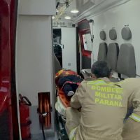 Imagem referente a Motociclista fica ferido após colisão com carro na Avenida das Pombas