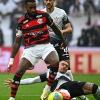 Imagem referente a Copa do Brasil: Flamengo segura empate com Corinthians e chega à final