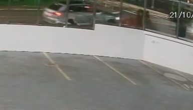 Imagem referente a ‘Soldado abatido’: Vídeo mostra carro rodando na pista e derrubando radar na Minas Gerais